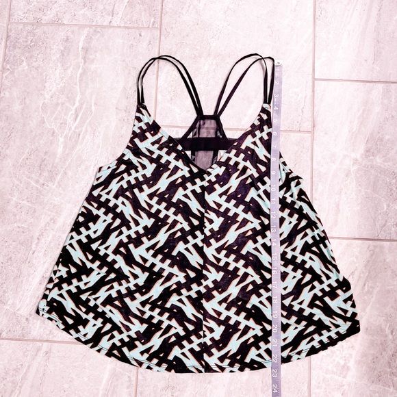 Urban Outfitters Silence + Noise Green Graphic Print Racerback Tank Top Small - Picture 7 of 9